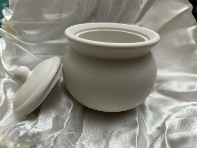 Barattolo in gesso con coperchio