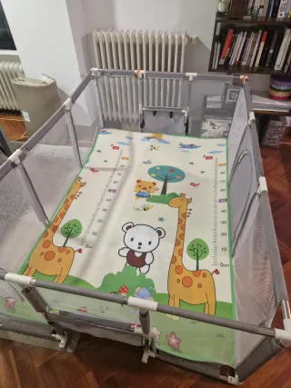 Corralito grande para bebés. Parque infantil