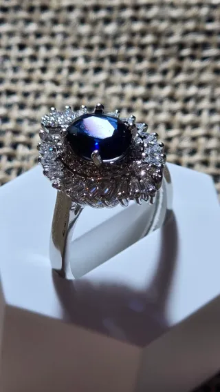 Anillo Azul y Circonitas 