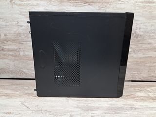 Carcasa mATX Unyka con Grabadora DVD