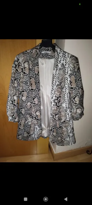 Blazer estampado serpiente entretiempo