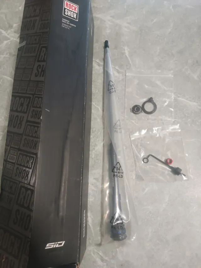 Silenciador Rock Shox Charger SID