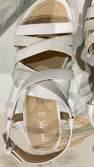 Sandalias de cuña blancas para mujer