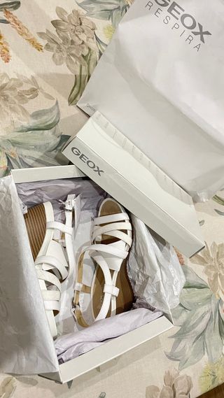 Sandalias de cuña blancas para mujer