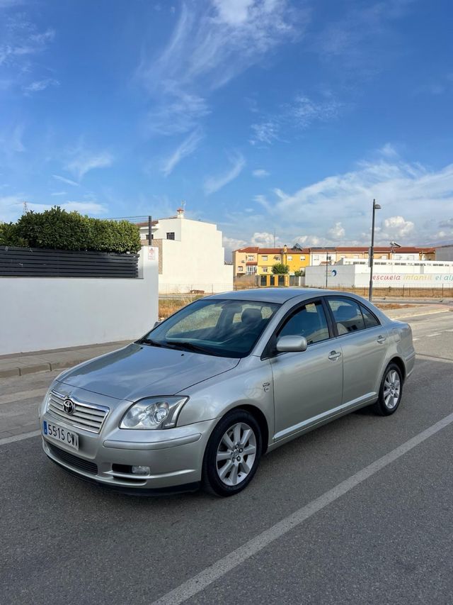 TOYOTA AVENSIS 2.0 D4D !! 3.500€ !!