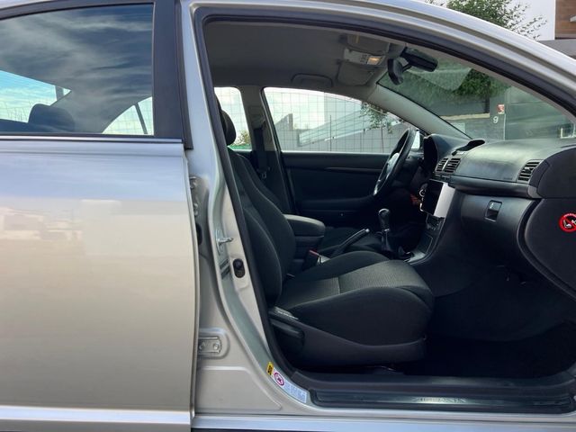 TOYOTA AVENSIS 2.0 D4D !! 3.500€ !!