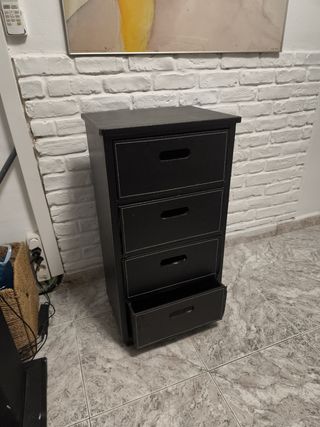 Cassettiera nera in legno e pelle
