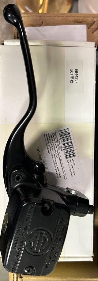 Bomba de freno y maneta negra original Harley 