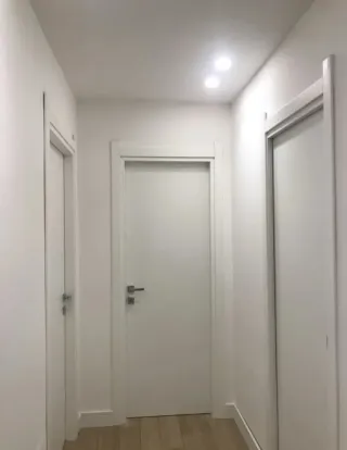 Montaje de puertas, cocinas y tarima