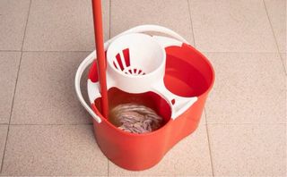 Cubo Dos Aguas - Friega Siempre con agua limpia