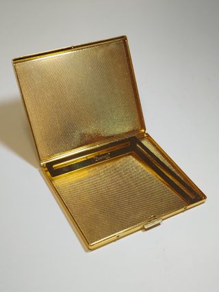 Estuche de metal y falso carey