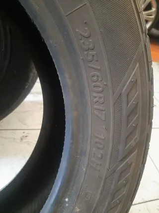 Neumático 235/60R17 102H