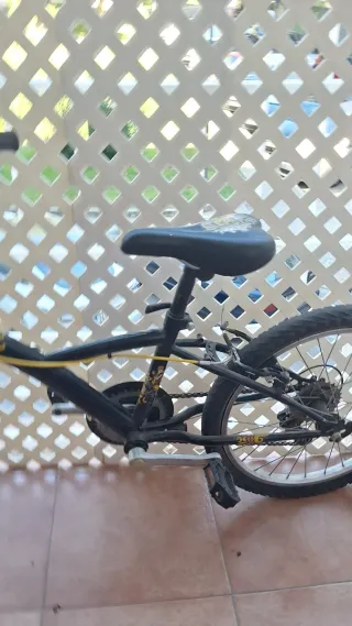 Bicicleta Infantil Btwin Negra y Amarilla