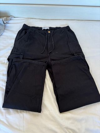 Pantalón cargo negro