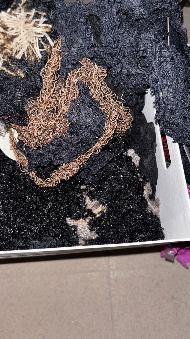 Pasamanería negra marrón gris rosa