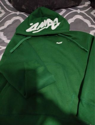 Sudadera verde con capucha y logo