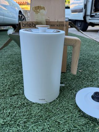 Tetera eléctrica Brieba