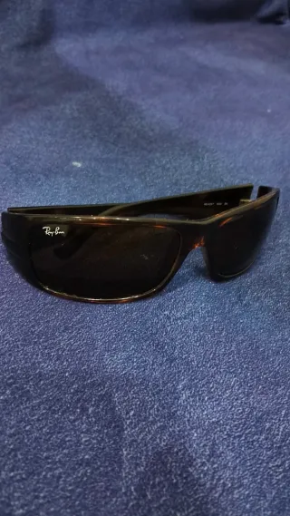 Gafas de sol Ray-Ban RB 4057.