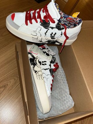 Zapatillas Mickey Mouse Blancas CON ETIQUETA.