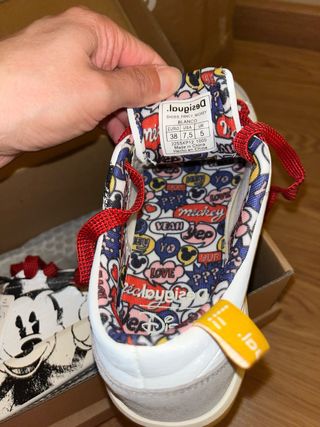 Zapatillas Mickey Mouse Blancas CON ETIQUETA.