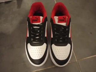 Zapatillas Puma Negras, Rojas y Blancas