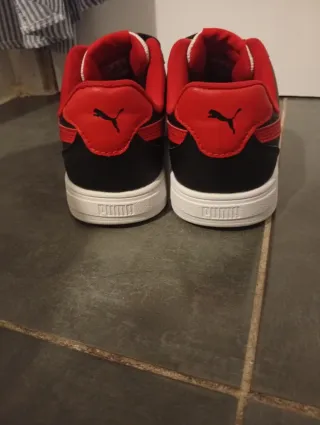 Zapatillas Puma Negras, Rojas y Blancas