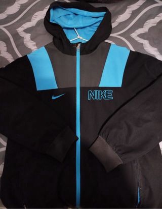 Sudadera Nike con capucha y cremallera