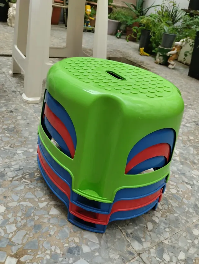 Taburete apilable para niños y adultos