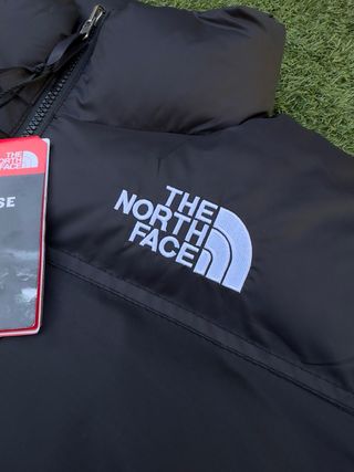Plumas The North Face Nuptse 700 Negra