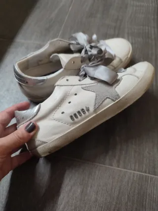 Golden Goose Sneakers Blancas y Plateadas