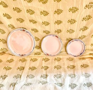 3 piatti da caffè antichi fatti a mano