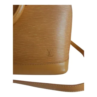 Ejemplo de Restauración Louis Vuitton Alma PM