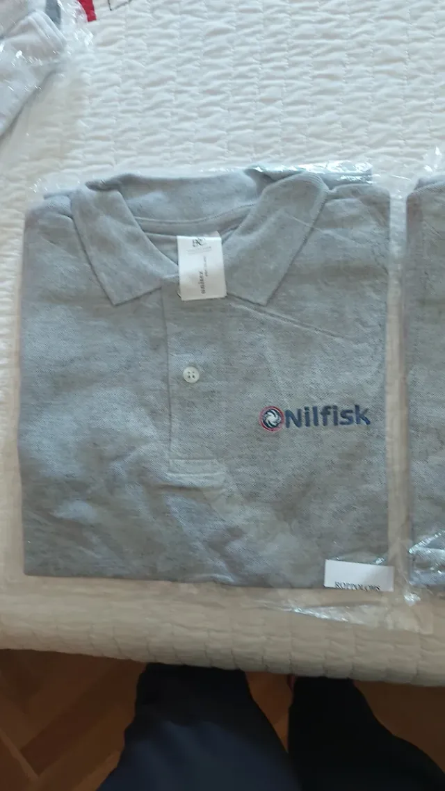 2 Camisetas Polo Nilfisk Grises