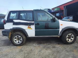 Guantera nissan 685000x802 terrano terrano 359086