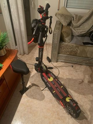 Patineta Eléctrica Red Bull