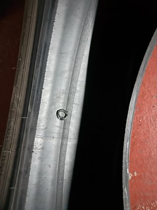  205/60 R16 92H Bridgestone (solo tengo 1) 