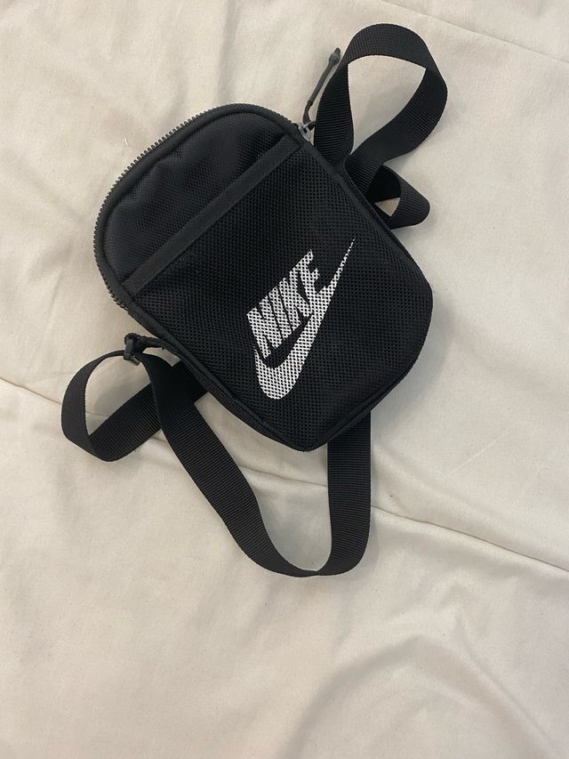 Riñonera Nike Negra