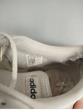 Zapatillas Adidas Blancas y Rojas