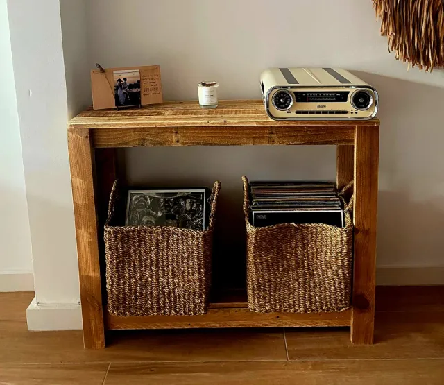 Consolle rustica in legno e vimini