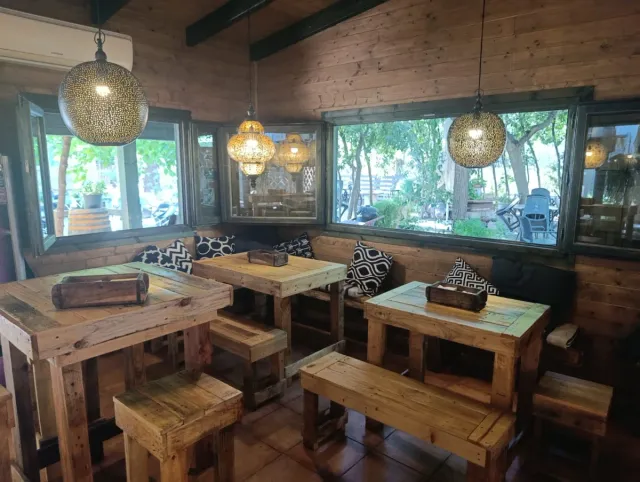 Panche in legno riciclato in stile rustico