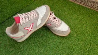 Zapatillas Munich grises y blancas