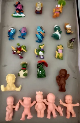 Lote 12 Figuras Kinder Sorpresa + 7 Babies