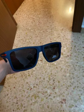 Gafas de sol azules