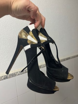 Zapatos tacón negro, dorado y blanco