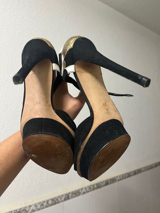 Zapatos tacón negro, dorado y blanco