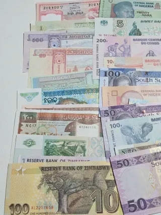 Lote 50 Billetes Mundiales Diferentes