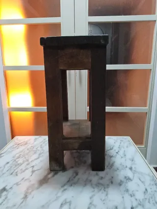 Banco de trabajo de madera rústico