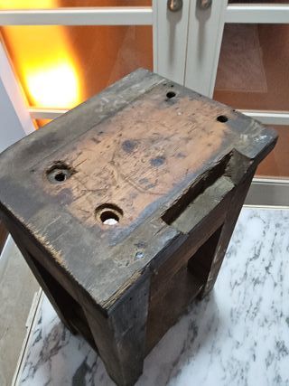 Banco de trabajo de madera rústico