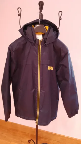 Chaqueta Adidas para altura 164 sm
