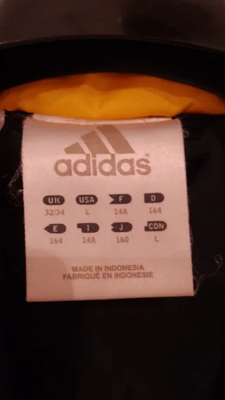 Chaqueta Adidas para altura 164 sm
